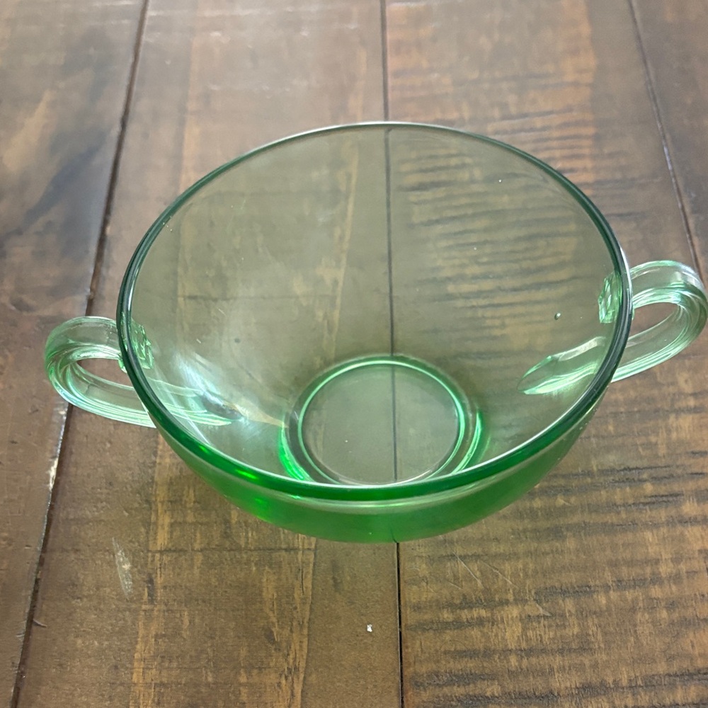 Vintage Green Depression Glass Creamer and Sugar Bowl Set - Picture 6 of 9